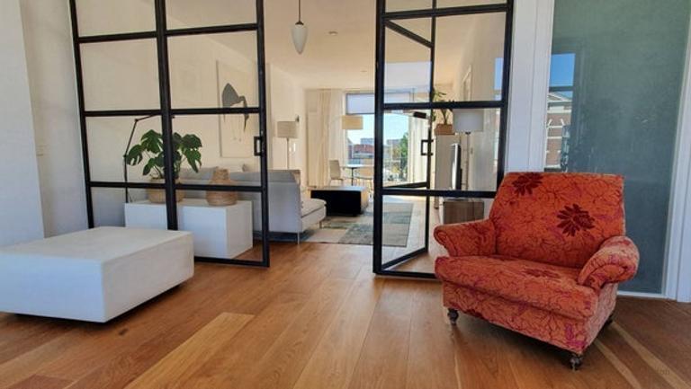 Furnished apartment with terrace - Image 5