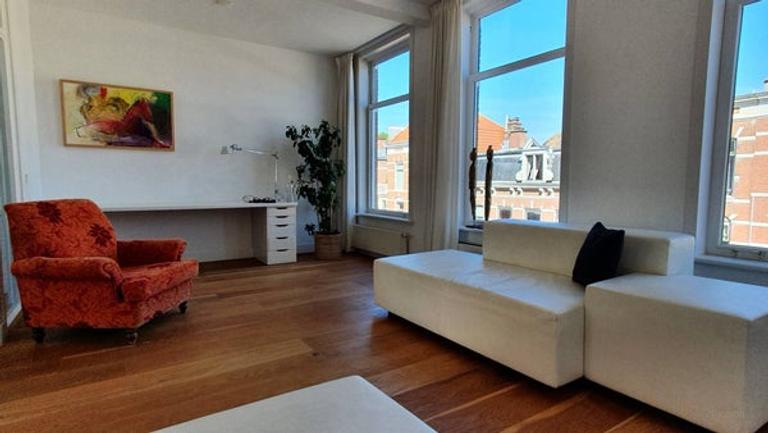 Furnished apartment with terrace - Image 4
