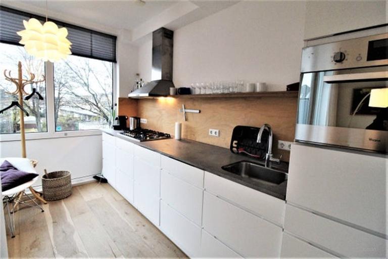 Furnished apartment with terrace - Image 9
