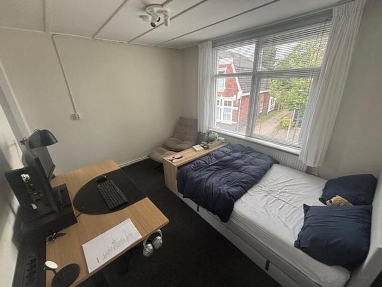 Student Room with Garden in Tubantia - Image 4