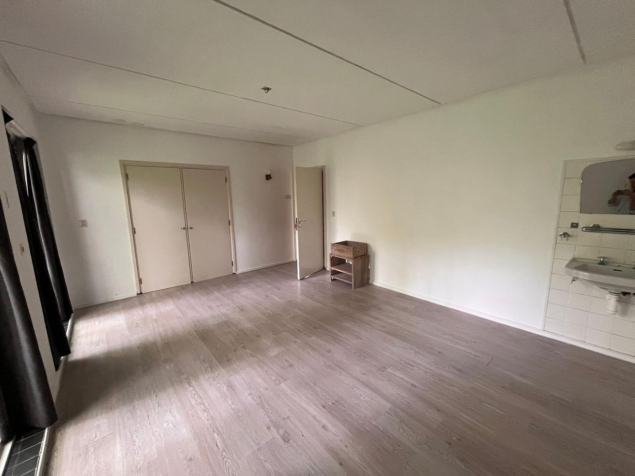 Antikraak kamer met parkeren in Loenen - Afbeelding 8