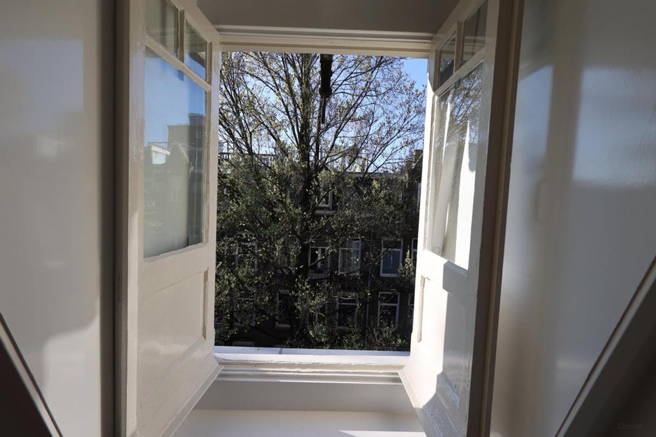 Lichte studio met terras bij Amstel - Afbeelding 7