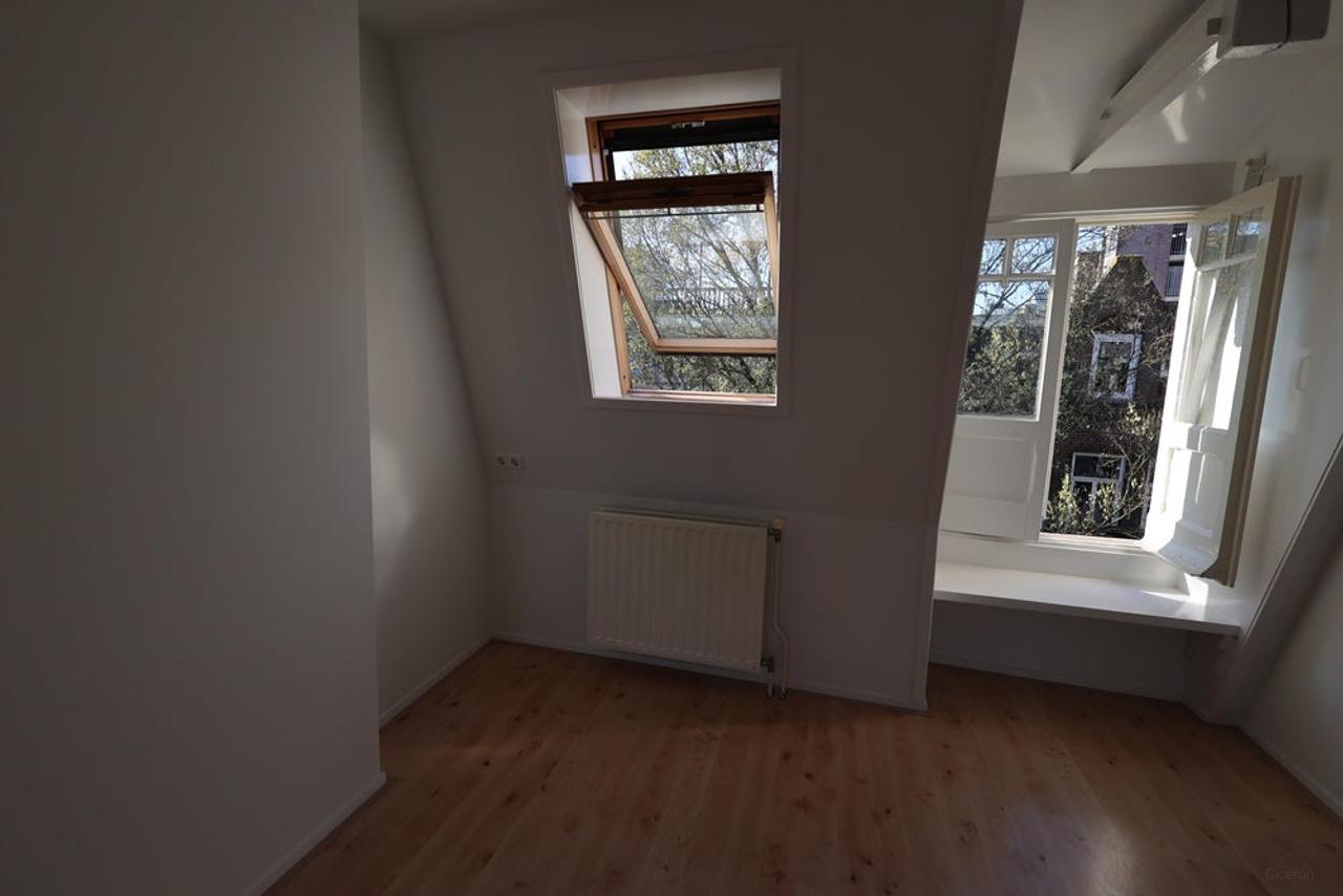 Lichte studio met terras bij Amstel - Afbeelding 6