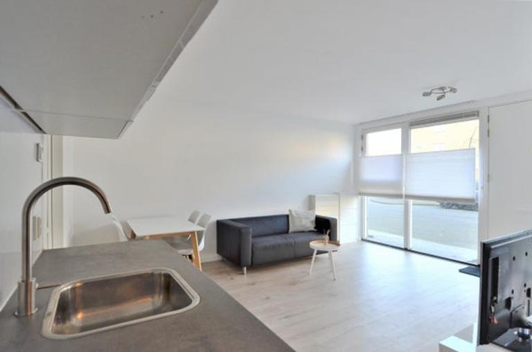 Dakterras van 40 m2 in Bijlmer - Afbeelding 2