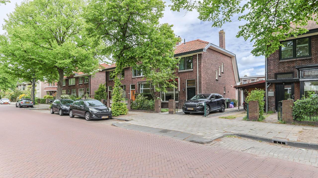 Hoekwoning met garage in Leiden - Afbeelding 2