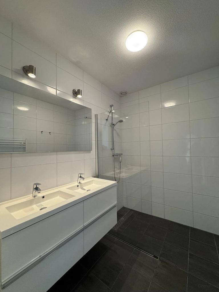 18e etage met balkon bij CS - Afbeelding 3