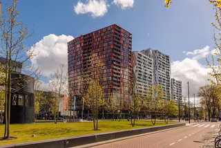 18e etage met balkon bij CS