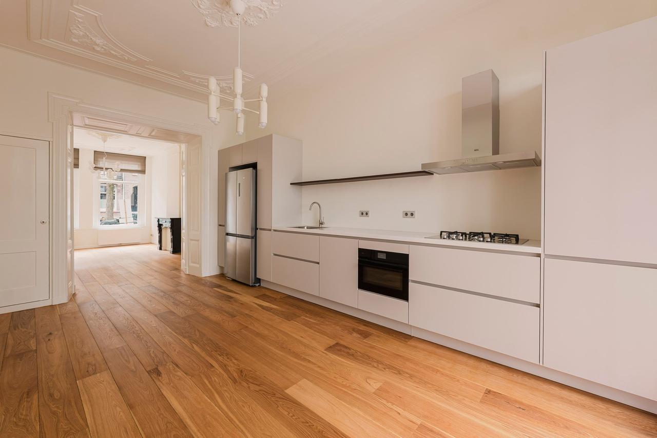 144 m2 family home with garden in Oud-Zuid - Image 2