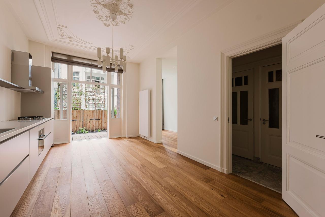 144 m2 family home with garden in Oud-Zuid - Image 3