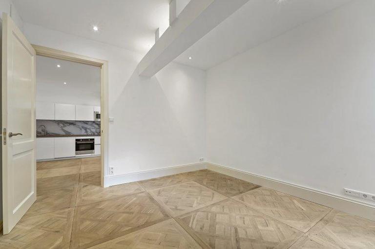 100 m² apartment with garden - Image 14