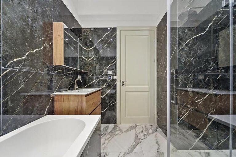 100 m² apartment with garden - Image 19