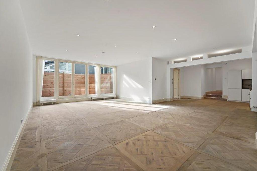100 m² apartment with garden - Image 1