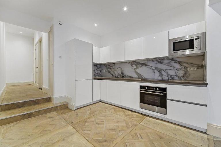 100 m² apartment with garden - Image 11