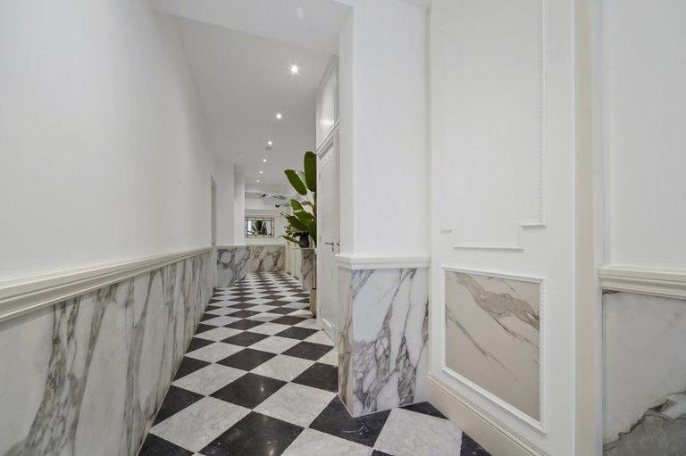 100 m² apartment with garden - Image 5