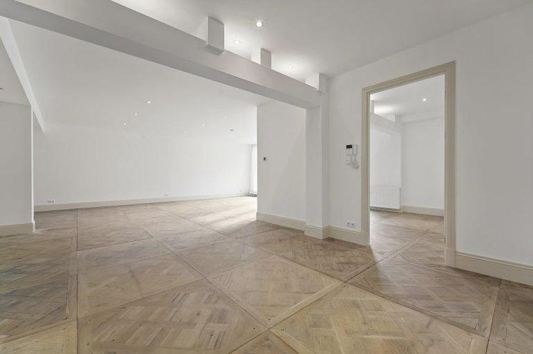 100 m² apartment with garden - Image 13