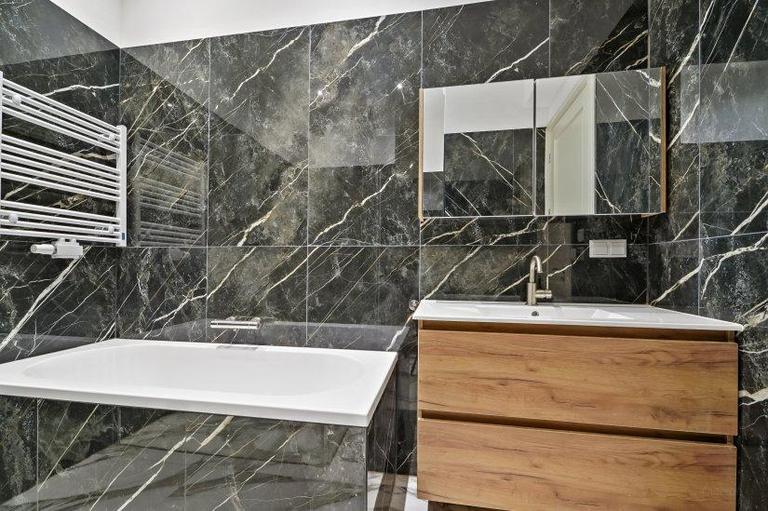 100 m² apartment with garden - Image 20