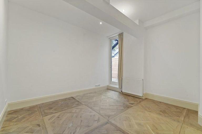100 m² apartment with garden - Image 15