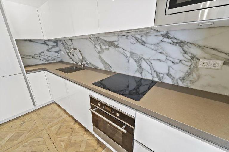 100 m² apartment with garden - Image 12