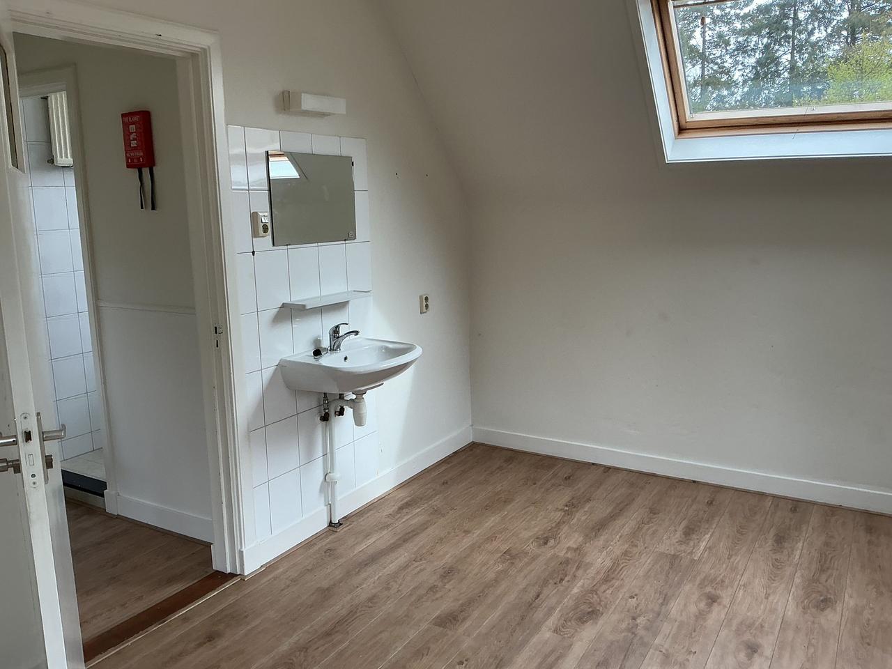 Living unit (45m²) in a wooded area - Image 1