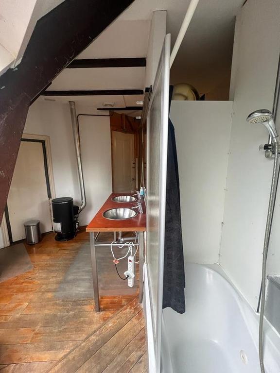 Gemeubileerde kamer met balkon in Schildersbuurt - Afbeelding 11