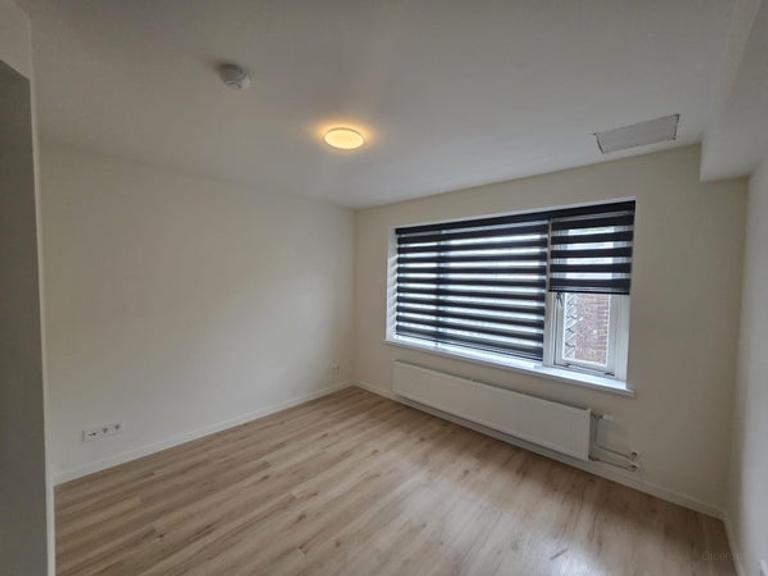 Room (14m²) with private shower and pantry in Enschede - Image 8