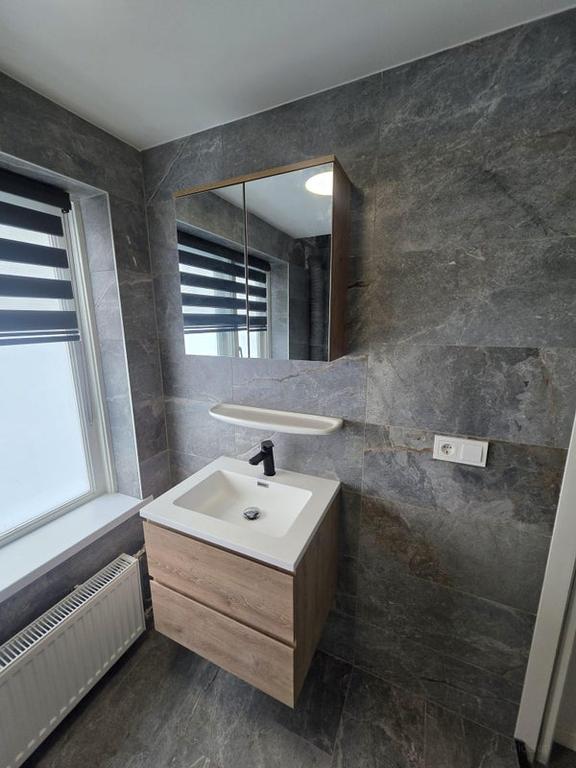 Room (14m²) with private shower and pantry in Enschede - Image 4