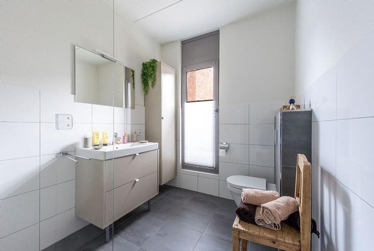 Townhouse with garden and parking space - Image 18