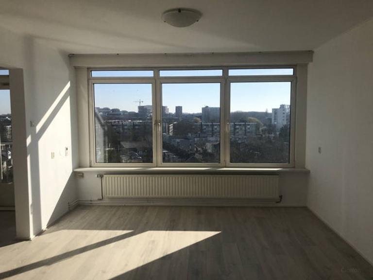 Bright apartment with balcony in Leiden - Image 2