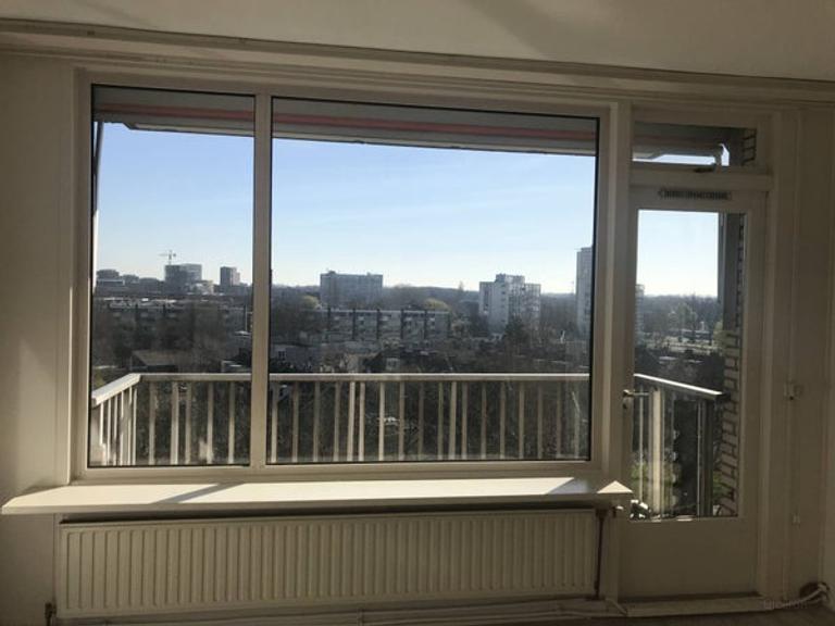 Bright apartment with balcony in Leiden - Image 3