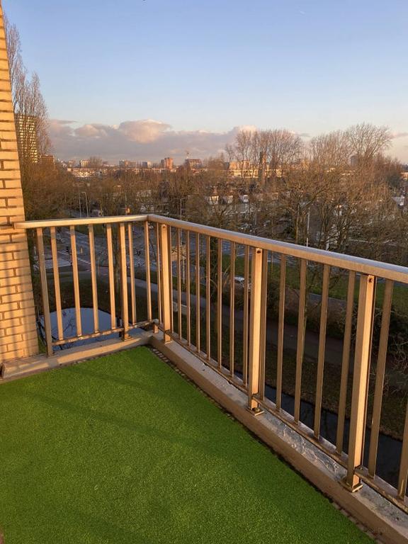 Bright apartment with balcony in Leiden - Image 13