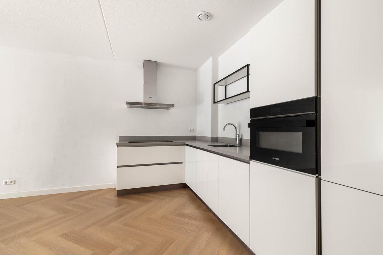 New 2-bedroom apartment by the water - Image 14