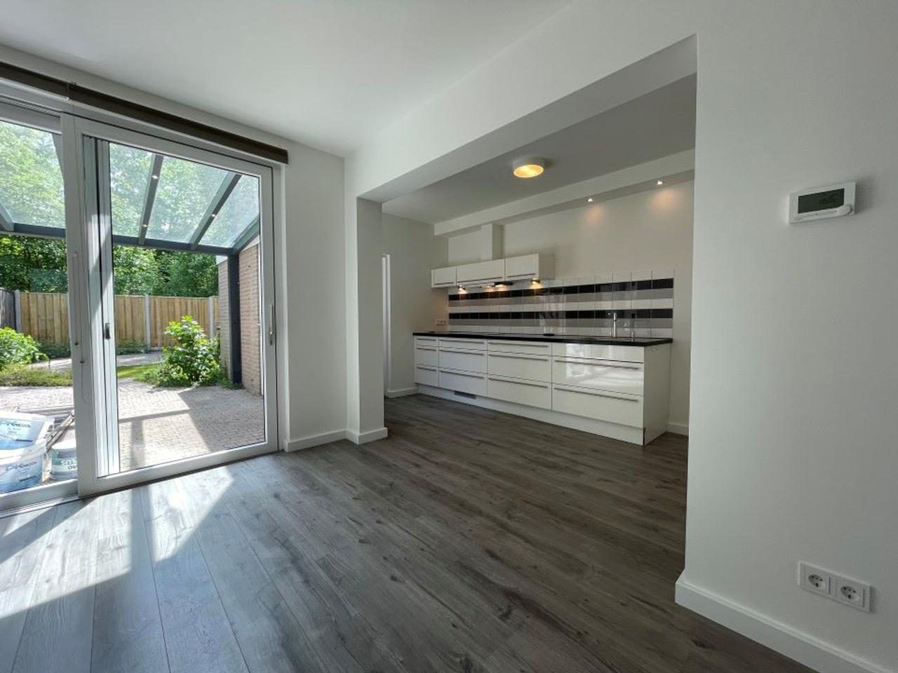 5-bedroom house in Best - Image 2
