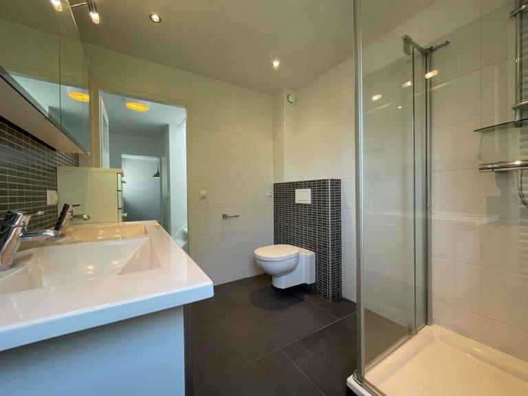 5-bedroom house in Best - Image 5
