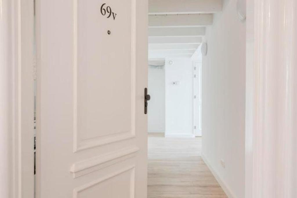 Student Apartment on Prinsegracht - Image 1