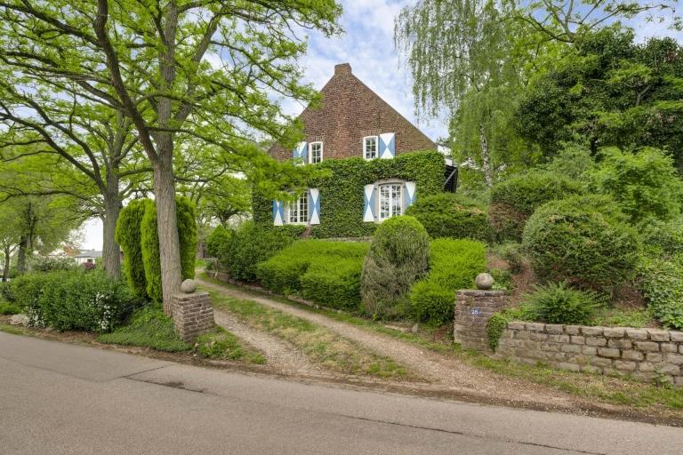 Farmhouse of 234 m² by the marina - Image 3