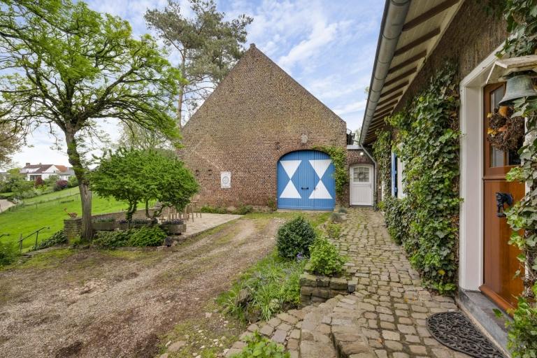 Farmhouse of 234 m² by the marina - Image 9