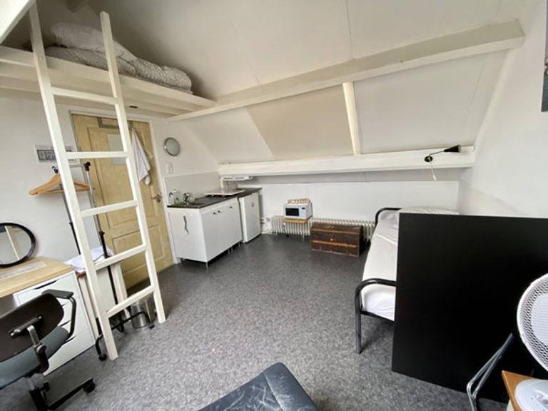Furnished studio in Amby, available immediately - Image 2