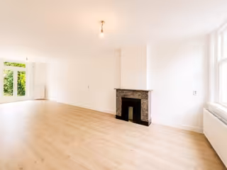 Appartement met diepe tuin in Oost