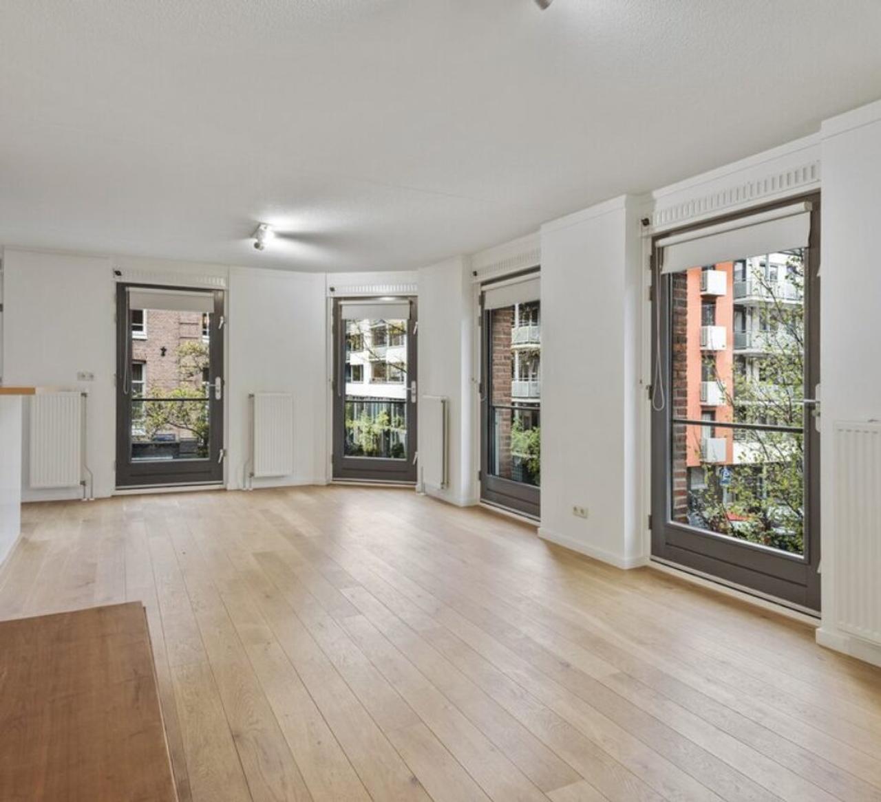 3-kamer appartement met balkon in De Pijp - Afbeelding 1