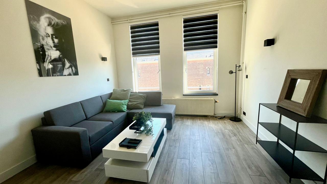 Ruim 3-kamer appartement met balkon in Kralingen - Afbeelding 2