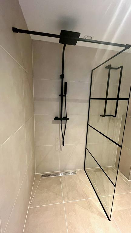 Ruim 3-kamer appartement met balkon in Kralingen - Afbeelding 11