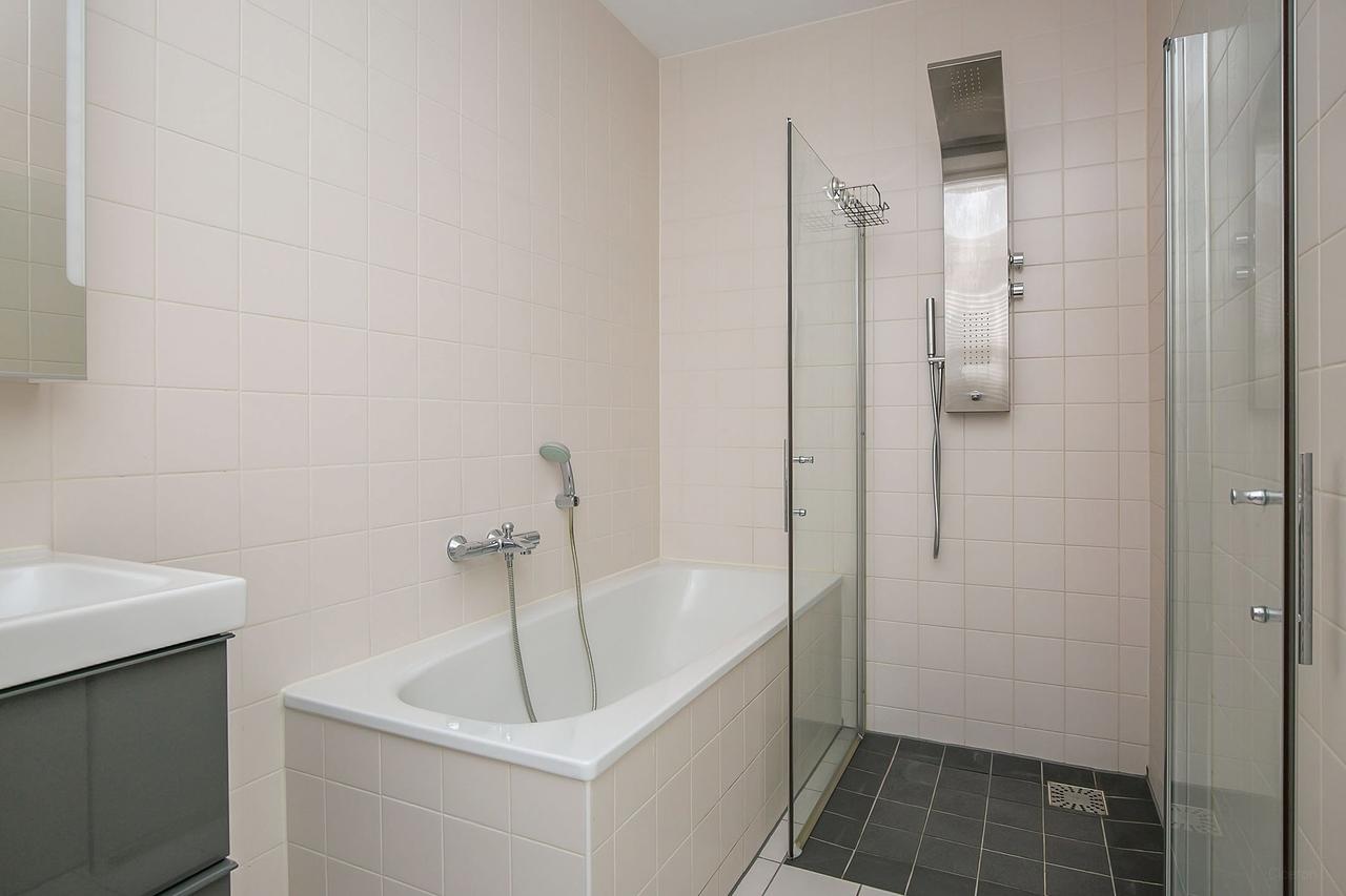 3-kamer appartement met grachtzicht - Afbeelding 15