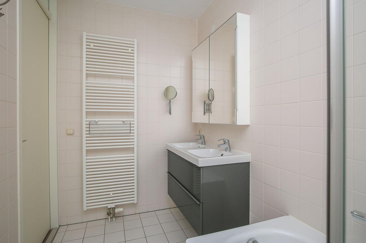 3-kamer appartement met grachtzicht - Afbeelding 14