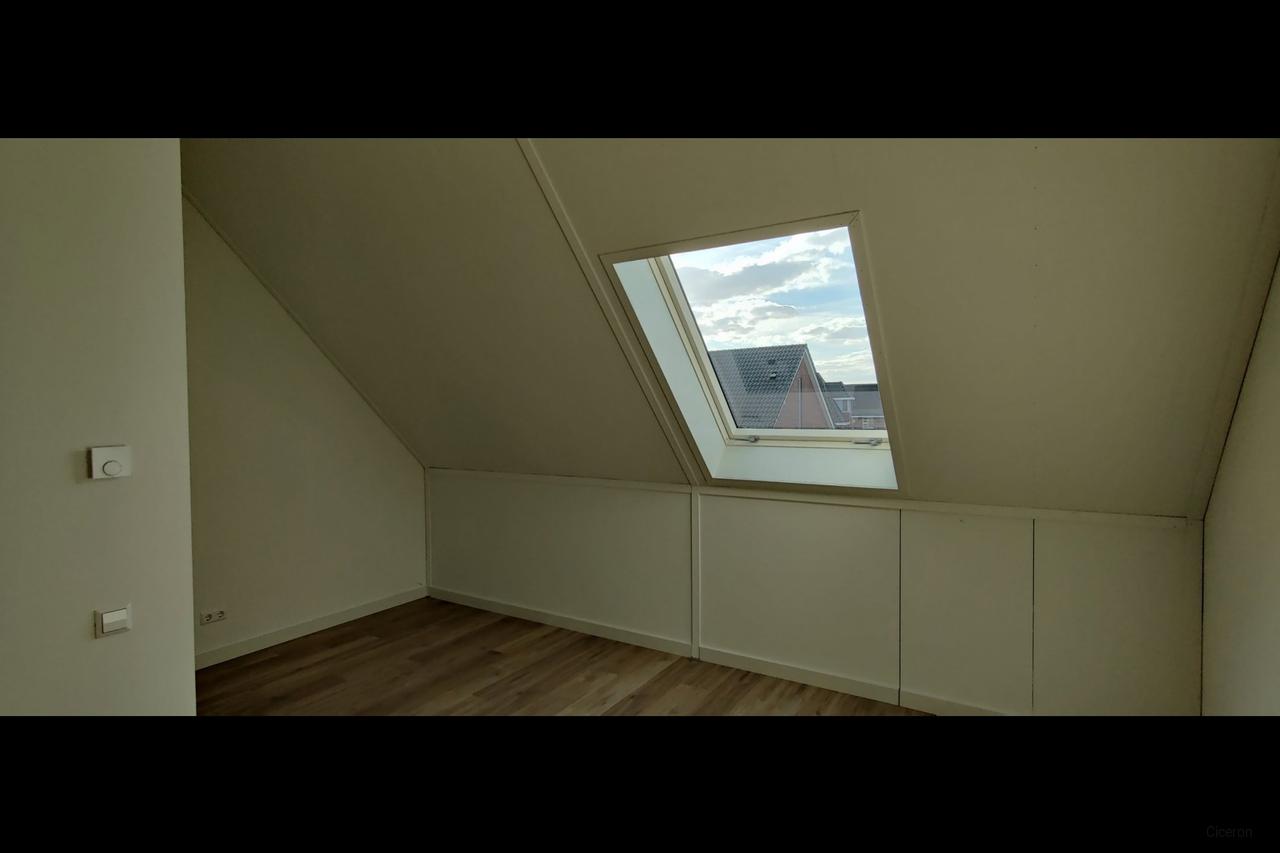 Energy-efficient house with solar panels and garden in Tilburg - Image 8