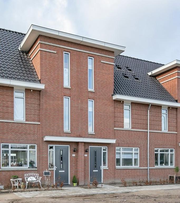 Energy-efficient house with solar panels and garden in Tilburg - Image 9