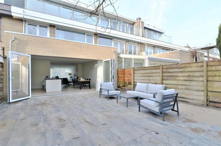 250 m² Family Home with Garden in Buitenveldert - Image 11