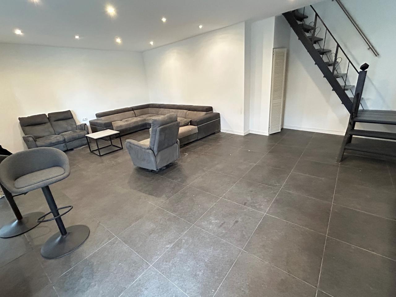 133 m² woning met tuin en eigen parkeerplek - Afbeelding 1