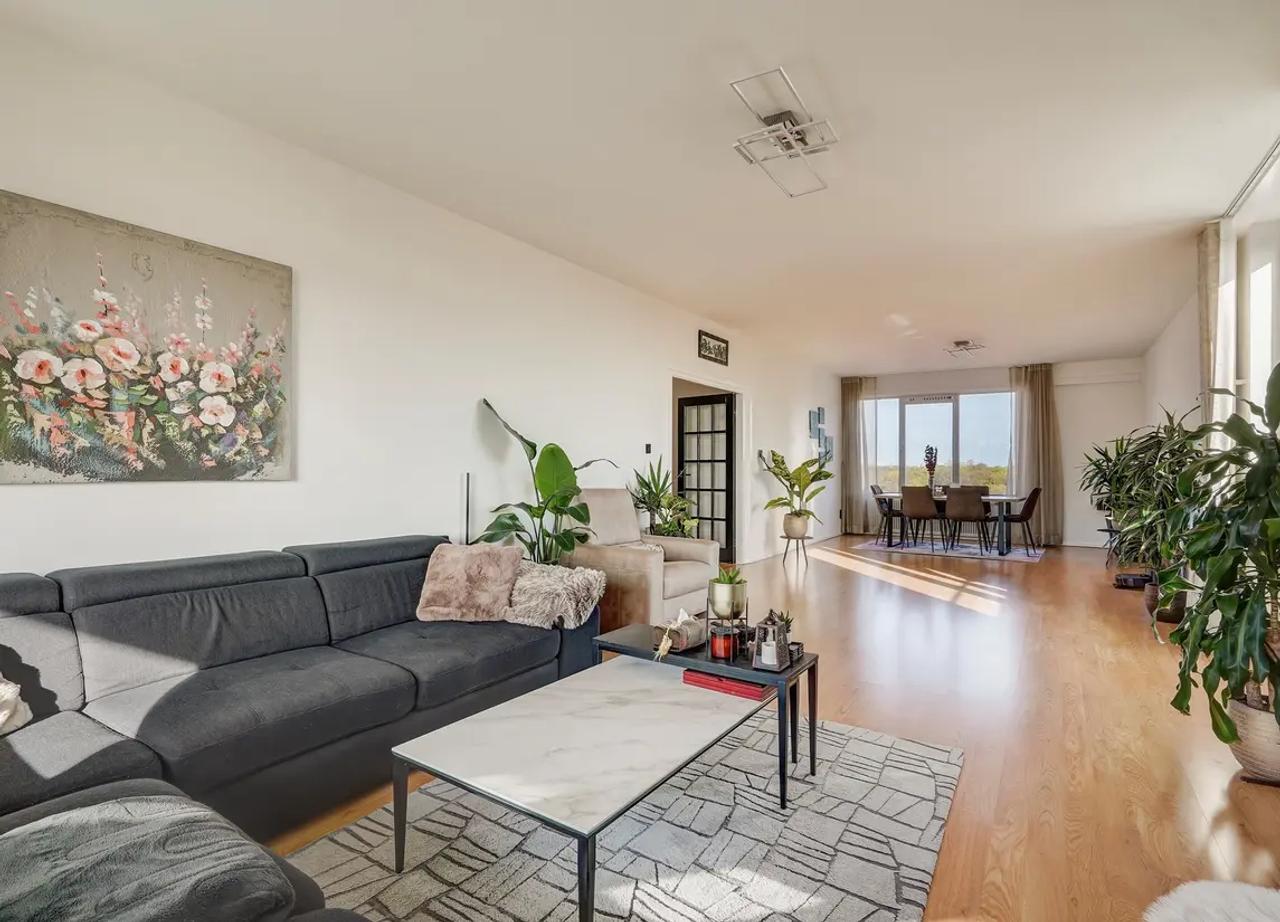 Furnished 127m² corner apartment in The Hague - Image 2