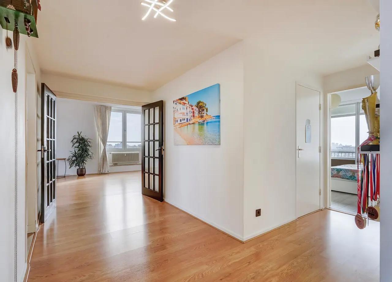 Furnished 127m² corner apartment in The Hague - Image 9