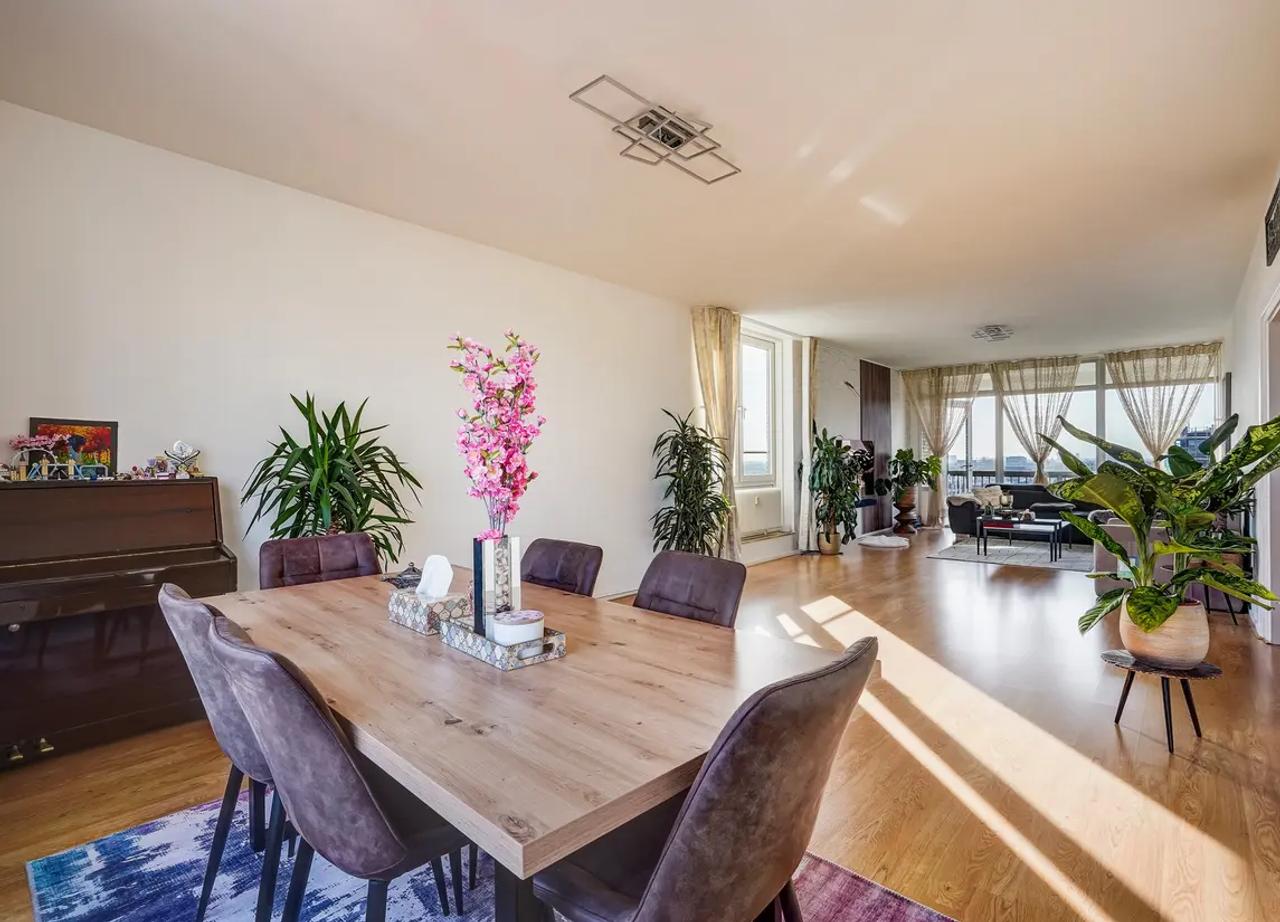 Furnished 127m² corner apartment in The Hague - Image 11